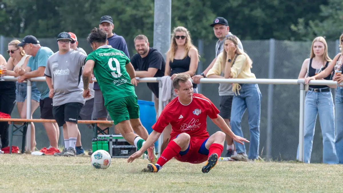 SGM Heinstetten/Hartheim/Unterdigisheim - FC Winterlingen, Fussball DB Regio WVF-Pokal, Finale, Saison 2026/2027, 26.07.26: Zweikampf, Duell, Kampf, tackle, duel, duel, fight, tackle Sezer Cantuerk (FC Winterlingen, #09) und Marius Schneiderhan (SGM Heinstetten/Hartheim/Unterdigisheim, #18)
SGM Heinstetten/Hartheim/Unterdigisheim - FC Winterlingen, Fussball DB Regio WVF-Pokal, Finale, Saison 2026/2027, 26.07.26
Foto: Eibner-Pressefoto/Jäger Kirsten