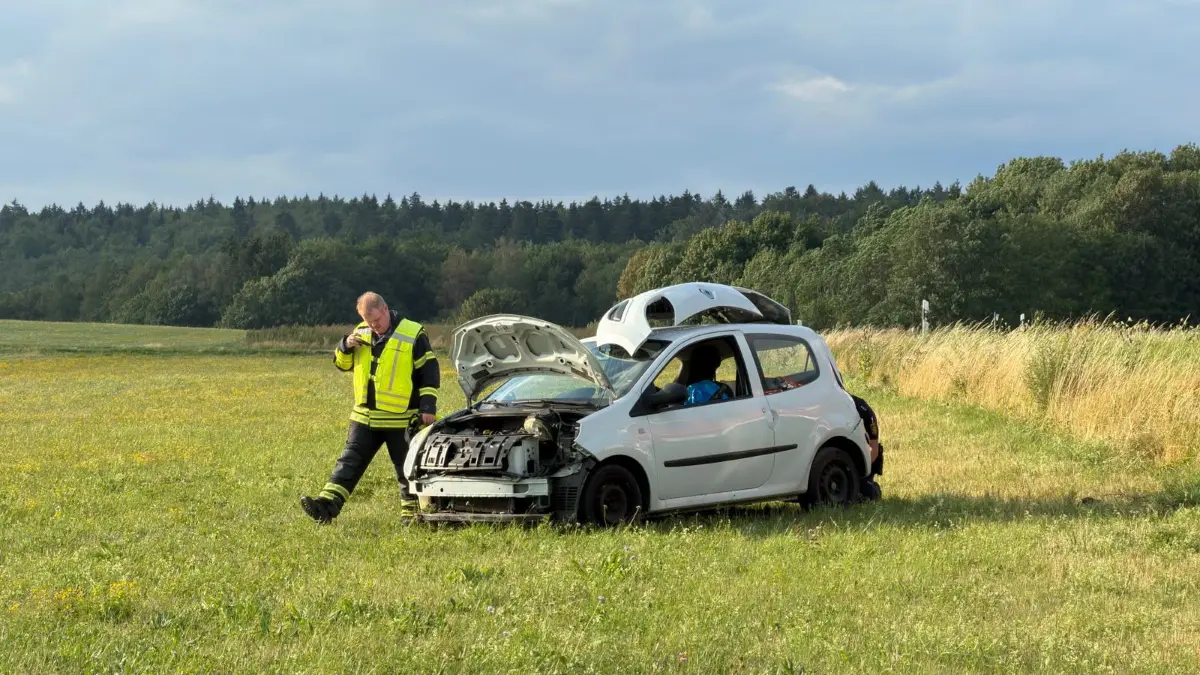 In Winterlingen ist ein Auto von der Straße abgekommen und hat sich überschlagen.