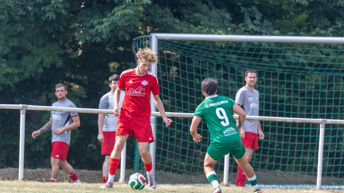 SGM Heinstetten/Hartheim/Unterdigisheim - FC Winterlingen, Fussball DB Regio WVF-Pokal, Finale, Saison 2026/2027, 26.07.26: Elias Schlude (SGM Heinstetten/Hartheim/Unterdigisheim, #13) und Sezer Cantuerk (FC Winterlingen, #09)
SGM Heinstetten/Hartheim/Unterdigisheim - FC Winterlingen, Fussball DB Regio WVF-Pokal, Finale, Saison 2026/2027, 26.07.26
Foto: Eibner-Pressefoto/Jäger Kirsten