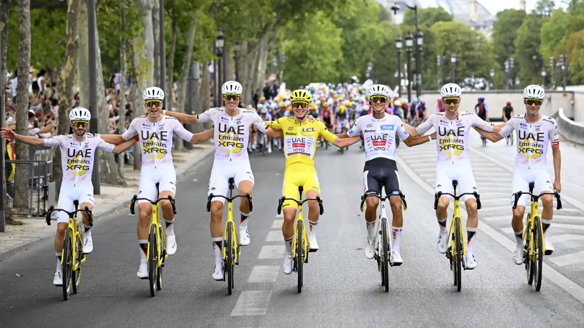 Tour de France 2026 Stage 21: Tour de France 2026 Stage 21 PARIS CHAMPS-ELYSEES, FRANCE - JULY 26 : Pogacar Tadej SLO of UAE Team Emirates - XRG , Del Toro Isaac MEX of UAE Team Emirates - XRG , Grossschartner Felix AUT of UAE Team Emirates - XRG , Politt Nils GER of UAE Team Emirates - XRG , Vermeersch Florian BEL of UAE Team Emirates - XRG , Wellens Tim BEL of UAE Team Emirates - XRG , Yates Adam GBR of UAE Team Emirates - XRG during stage 21 of the 113rd edition of Tour de France an UCI World Tour 2.UWT cycling road race stage for Men Elite of 130 km with start in Thoiry and finish in Paris Champs-Elysees on July 26, 2026 in Paris Champs-Elysees, France, 26/07/2026 Paris Champs-Elysees France PUBLICATIONxNOTxINxFRAxBEL Copyright: xEtiennexGarnierx