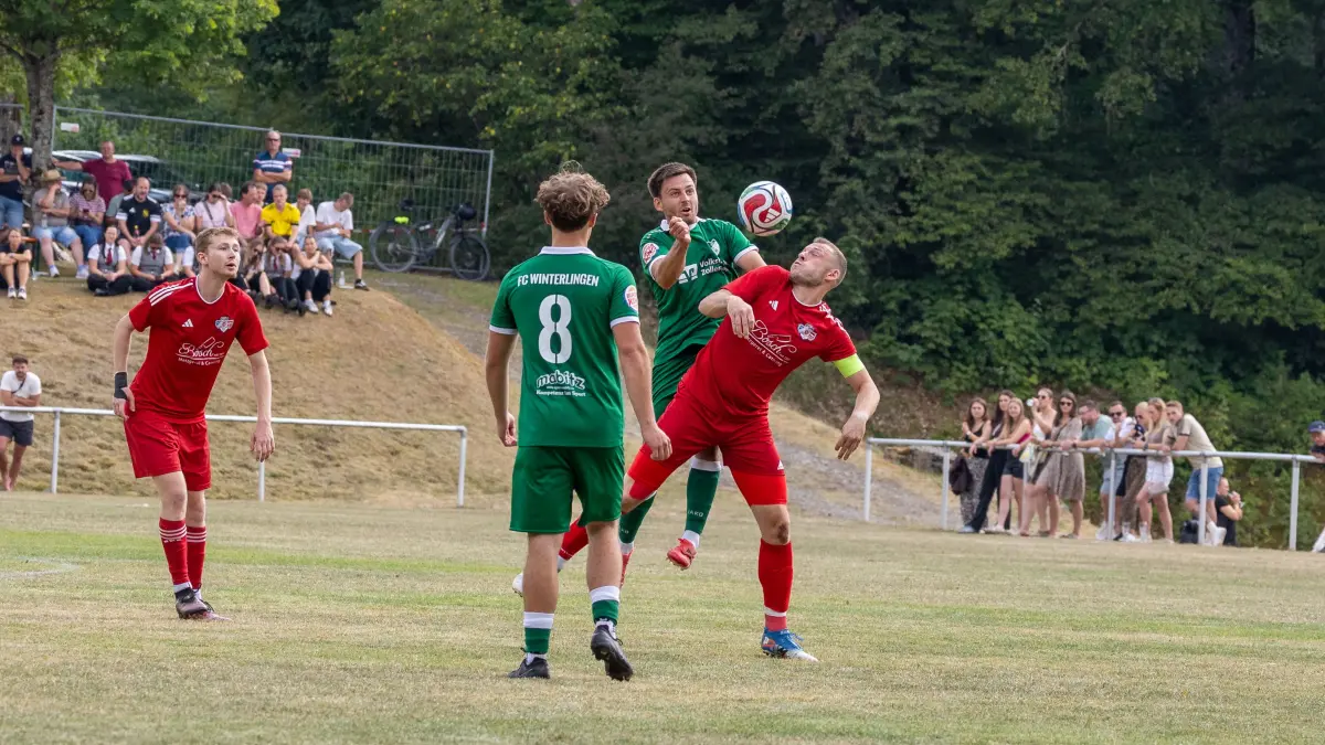 SGM Heinstetten/Hartheim/Unterdigisheim - FC Winterlingen, Fussball DB Regio WVF-Pokal, Finale, Saison 2026/2027, 26.07.26: Jan Patrick Bihler (FC Winterlingen, #06) und Dennis Ullmann (SGM Heinstetten/Hartheim/Unterdigisheim, #07)
SGM Heinstetten/Hartheim/Unterdigisheim - FC Winterlingen, Fussball DB Regio WVF-Pokal, Finale, Saison 2026/2027, 26.07.26
Foto: Eibner-Pressefoto/Jäger Kirsten