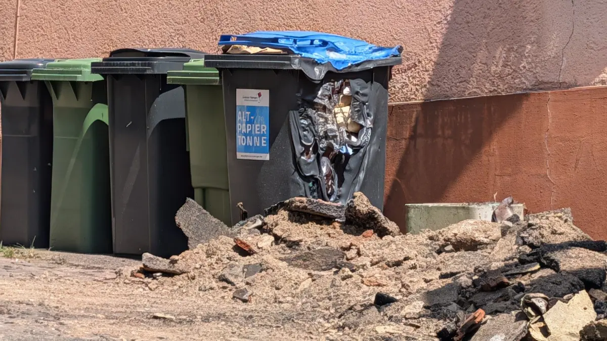 Das Brandhaus in der Rottenburger Altstadt am Sonntagmittag.