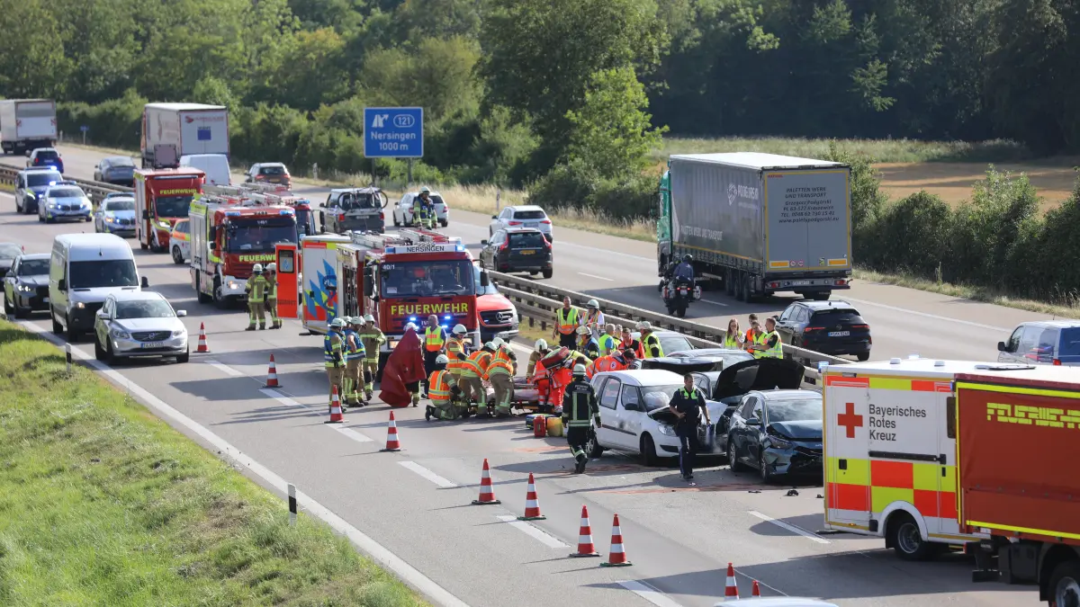 Großes Aufgebot an Rettungskräften am Montagabend (27. Juli) auf der A7 bei Leibi.
