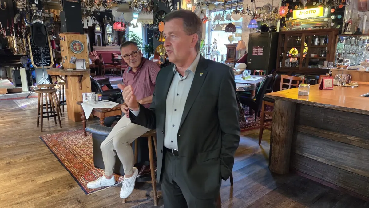 Oberbürgermeister Roland Tralmer stand am Freitagabend in Margrethausen Rede und Antwort. Zum zweiten Mal lud er die Bürgerschaft unter dem Motto "Auf ein Wort mit dem OB" zum offenen Austausch ein.