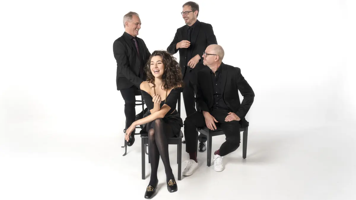 Laura tritt mit ihrer Band am Freitag im Schlosshof auf.