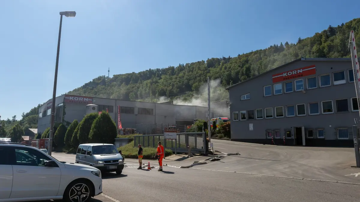 Die Freiwillige Feuerwehr Albstadt war am Dienstagvormittag bei der Firma Korn Recycling in Ebingen im Einsatz.