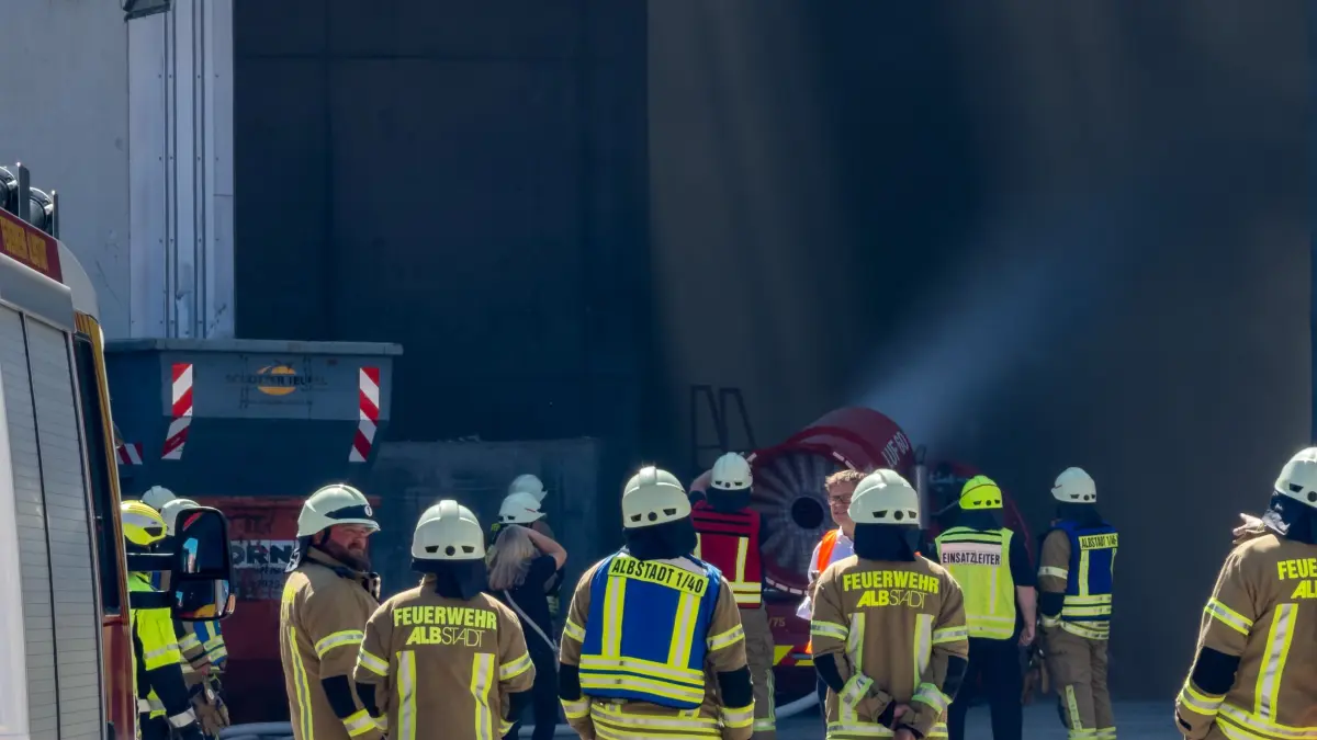 Die Freiwillige Feuerwehr Albstadt war am Dienstagvormittag bei der Firma Korn Recycling in Ebingen im Einsatz.