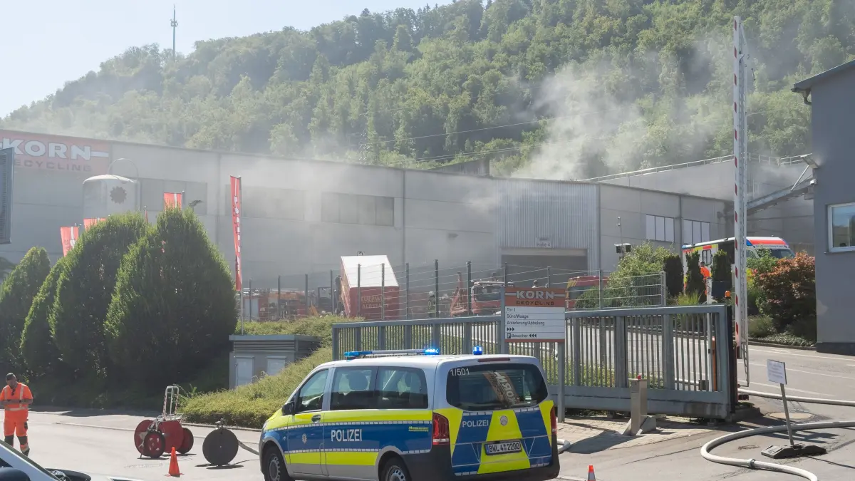 Die Freiwillige Feuerwehr Albstadt war am Dienstagvormittag bei der Firma Korn Recycling in Ebingen im Einsatz.