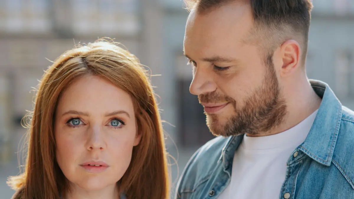Das einstige GZSZ-Traumpaar Toni (Olivia Marei) und Erik Fritsche (Patrick Heinrich) lässt sich aktuell scheiden.