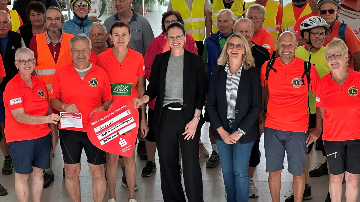 Tour de Kreisle Spendenübergabe bei Wala Eckwälden