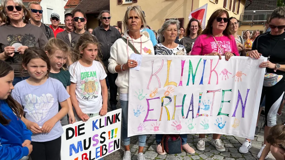 Tausende haben in Löwenstein für die Lungenfachklinik demonstriert.