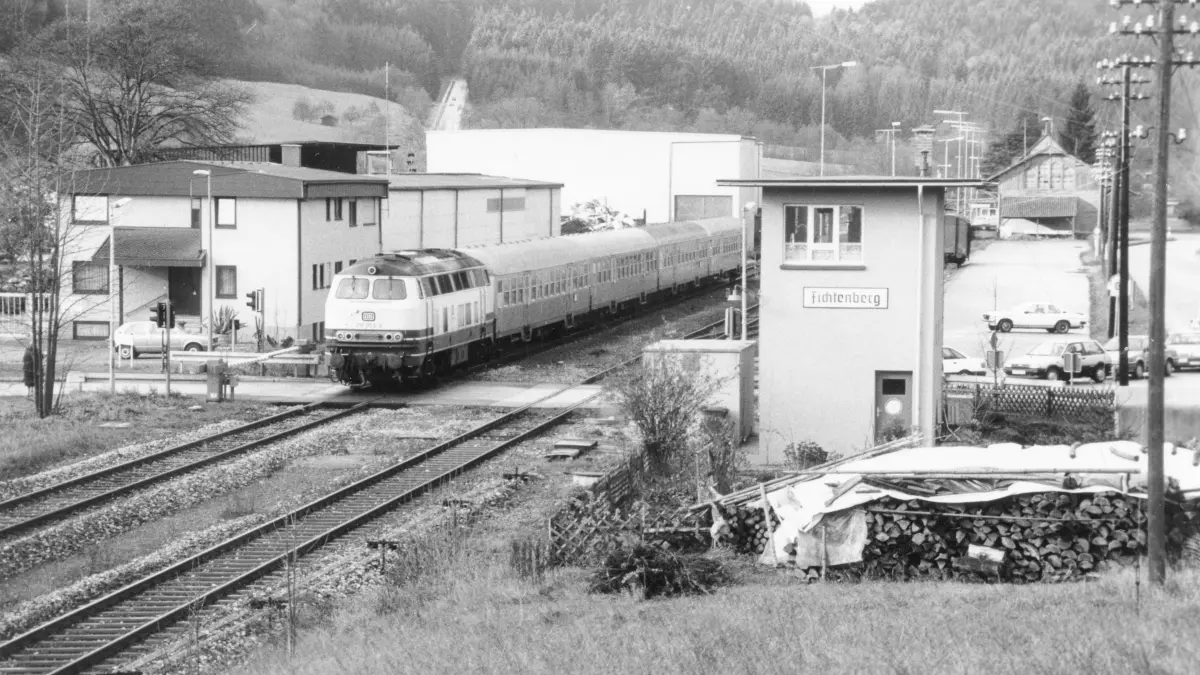 Bahnübergang Fichtenberg - einst und heute 2026
