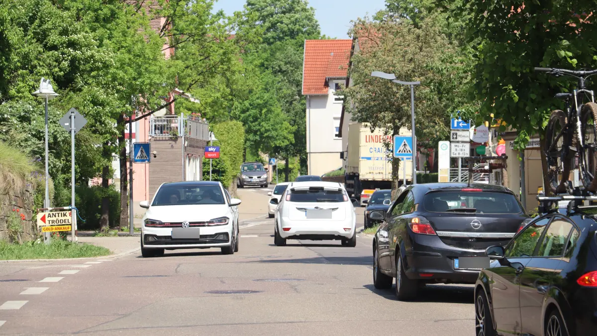 Verkehr Autos Tempo 30 gefordert (noch Tempo 50) Sulzdorfer Straße Hessental
