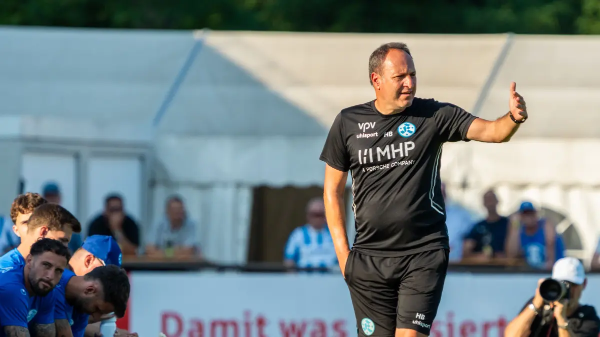 SV Stuttgarter Kickers vs. SV Degerschlacht, Fußball, Verbandspokal Baden-Wuerttemberg, 2. Runde, 2026 / 2027, 29.07.2026: Holger Bachthaler(SV Stuttgarter Kickers, Cheftrainer),
SV Stuttgarter Kickers vs. SV Degerschlacht, Fußball, Verbandspokal Baden-Wuerttemberg, 2. Runde, 2026 / 2027, 29.07.2026,
Foto: Eibner-Pressefoto/Max Vogel