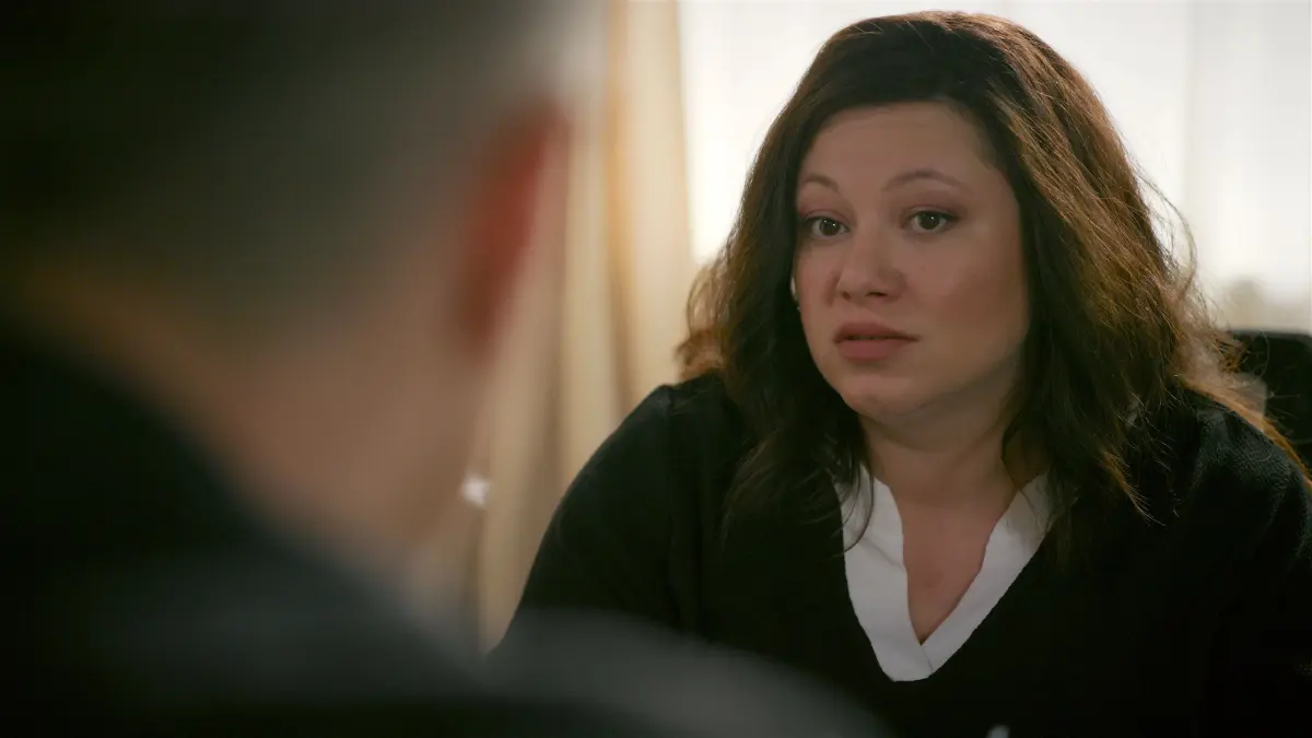 Vanessa (Julia Augustin) ist erleichtert, als Kilian (Marc Dumitru) trotz ihres Fehlers ihr Anwalt bleibt.