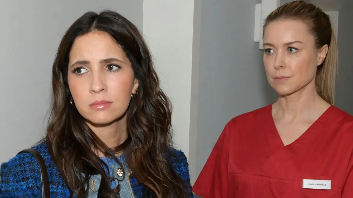 Lauras (Chryssanthi Kavazi) kann Jessica (Nina Ensmann) nicht mehr verzeihen.