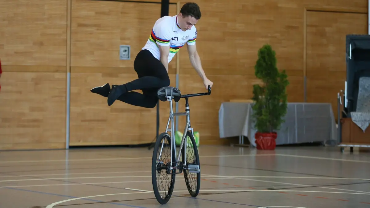 Philipp-Thies Rapp
RSV Tailfingen
Weltmeister
Kunstrad
UCI-Kunstrad-Weltcup
RSV Trilfingen
in Rangendingen