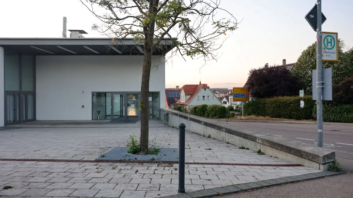 Dass die Kirchberger Halle wieder genutzt werden kann und ein fast zehnjähriger Streit beendet ist, ist eine gute Nachricht. Dieses Problem hat die Stadt lange belastet.