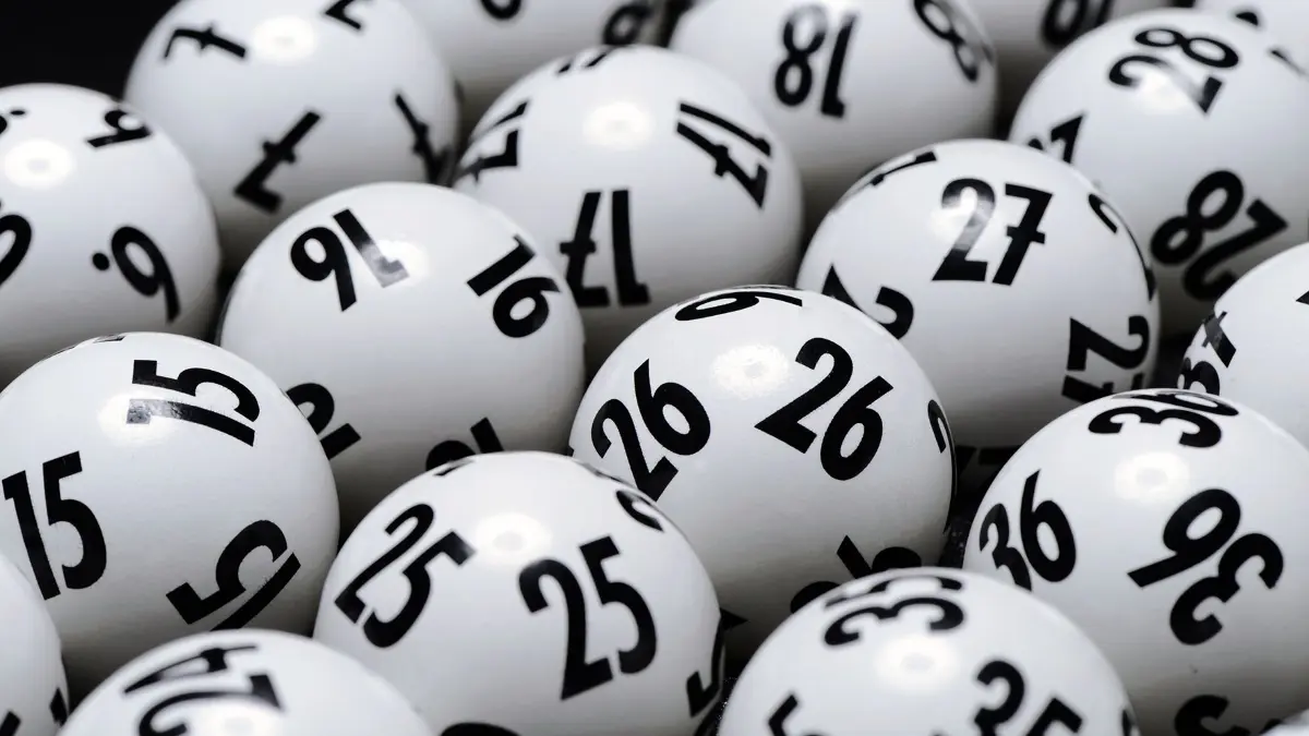Im Lotto-Jackpot am Samstag, 01.08.2026, liegen 50 Millionen Euro.