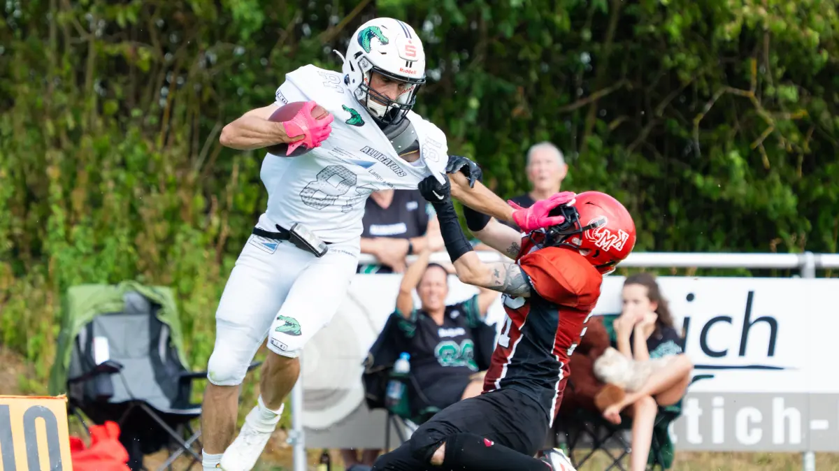 AFC Kuchen Mammuts vs. Albstadt Alligators, American Football, Bezirksliga Baden-Wuerttemberg, Saison 2026, 01.08.2026: Christoph Muenster (Albstadt Alligators, #81) und Hendrik Moll (AFC Kuchen Mammuts, #31),
AFC Kuchen Mammuts vs. Albstadt Alligators, American Football, Bezirksliga Baden-Wuerttemberg, Saison 2026, 01.08.2026,
Foto: Eibner-Pressefoto/Max Vogel