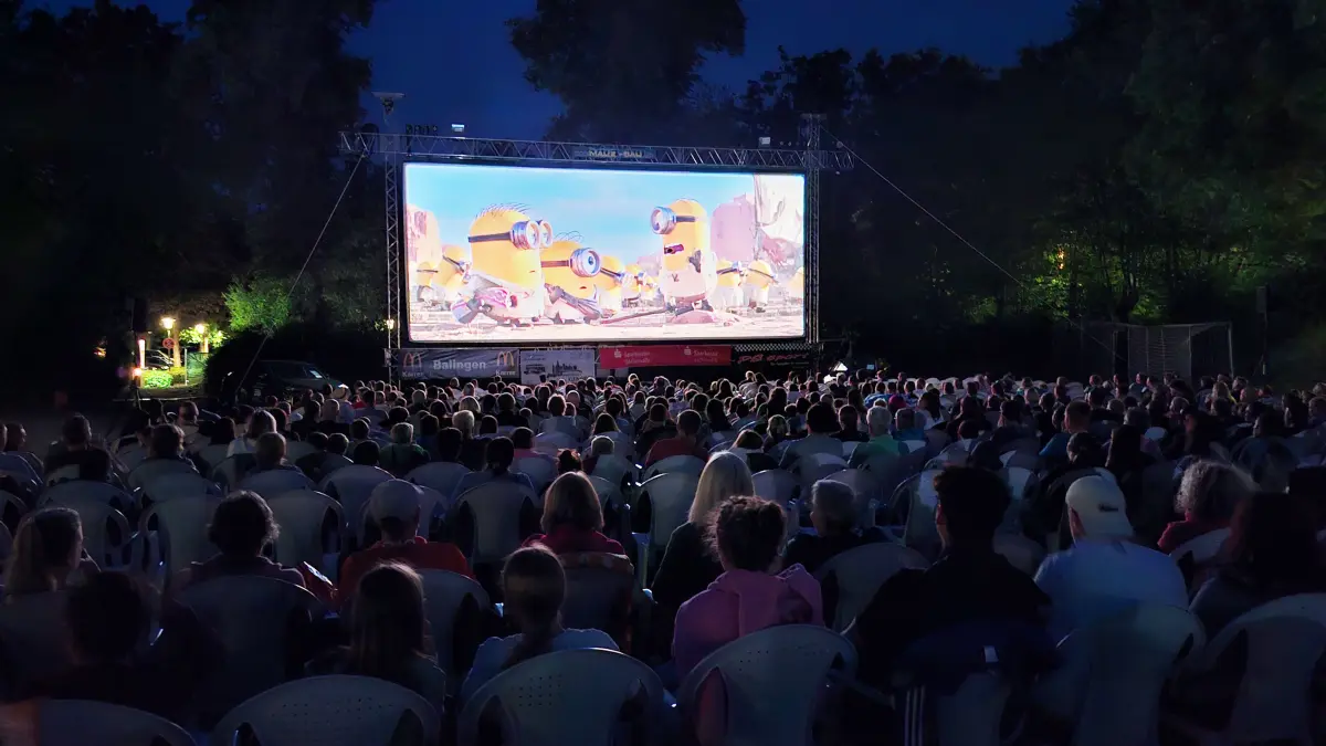 Minions & Monster ist der aktuelle Animationshit für die ganze Familie und mit den Stimmen von Tom und Bill Kaulitz. Damit hat Ralf Merkel das Hechinger Open-Air-Kino 2026 eröffnet