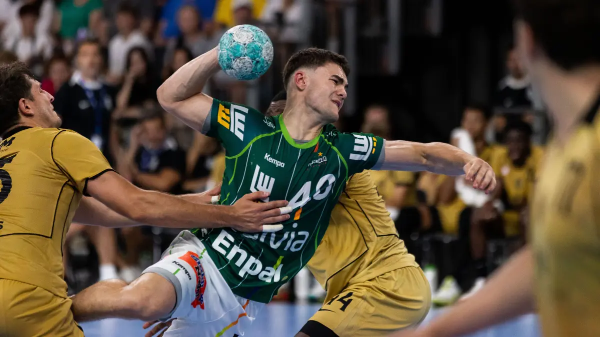 GER, FRISCH AUF! Goeppingen vs. Sporting Lissabon, Handball, Testspiel Vorbereitung, Spielzeit 2026/2027, 02.08.2026,: Elias NEWEL (FRISCH AUF! Goeppingen, #40) erzielt ein Tor, Aktion, Torwurf
GER, FRISCH AUF! Goeppingen vs. Sporting Lissabon, Handball, Testspiel Vorbereitung, Spielzeit 2026/2027, 02.08.2026,
Foto: Eibner-Pressefoto/Oliver Schmidt