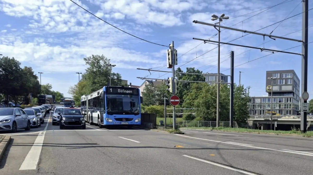 Ein Bus mit der Liniennummer 1: Ulmerinnen und Ulmer wissen, dass es das eigentlich nicht gibt.