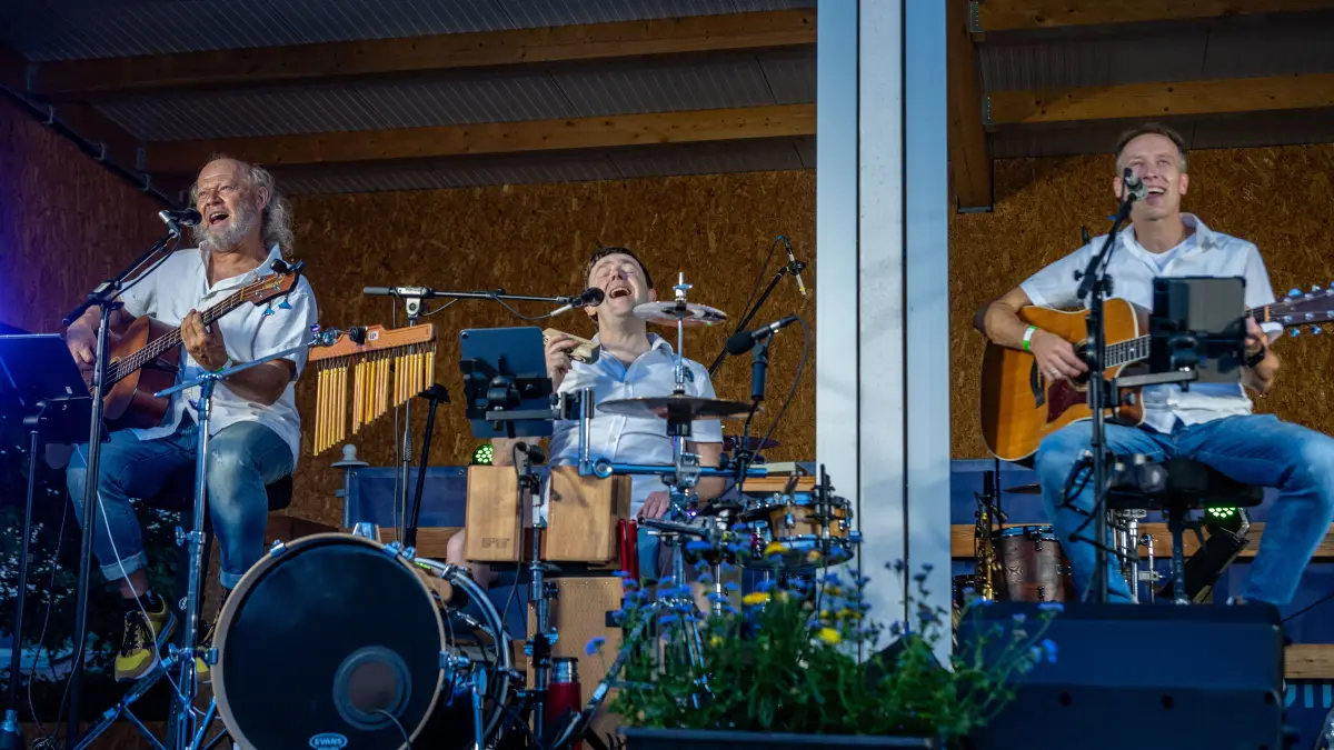 Donzdorf: Birkhof-Dressurfestival mit 40. Birkhof-Fohlenchampionat Freitag Konzert Streetlife