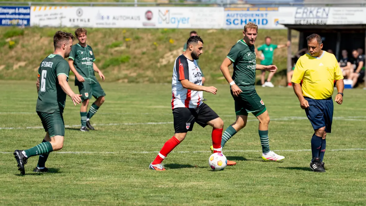 Fußball-Bezirkspokal Donau/Iller, 1. Runde 2026, TSV Einsingen (grün) gegen TSV Pfuhl