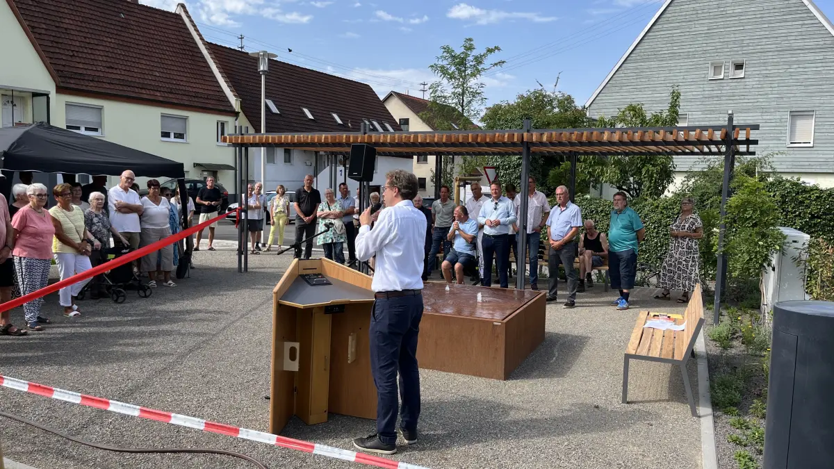 Neuer Dorfplatz Sickingen Michael Werner