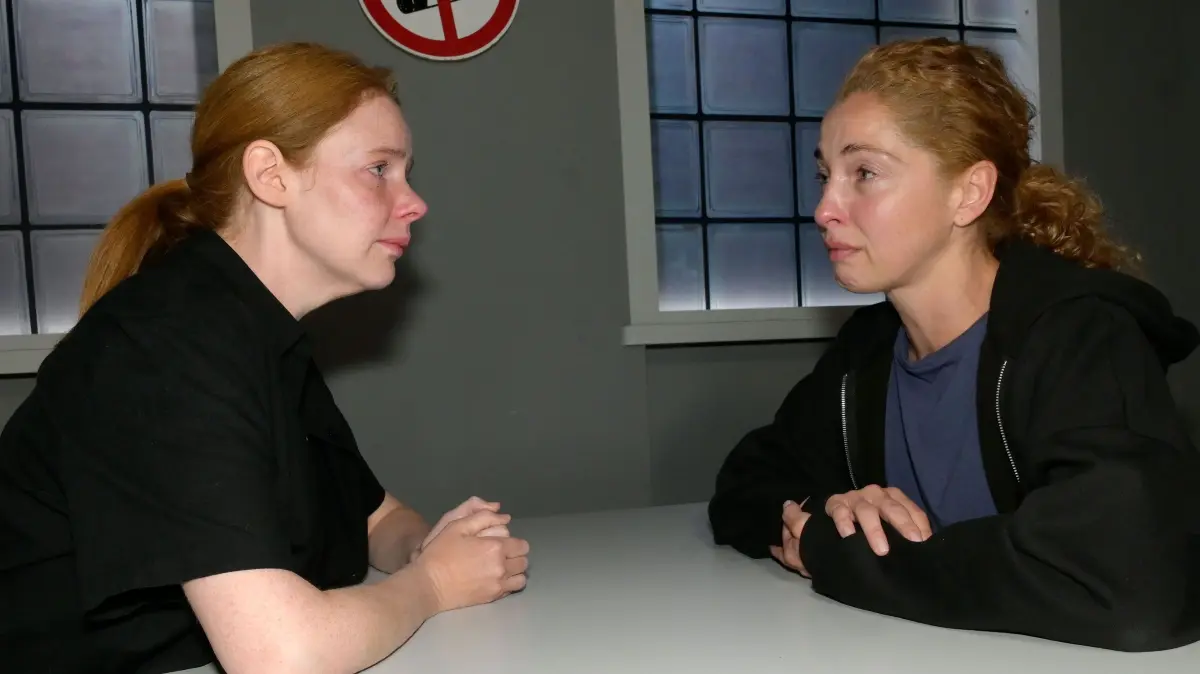 Die schlimmste Angst von Nina (Maria Wedig) bestätigt sich: Toni (Olivia Marei) verschwindet aus ihrem Leben.