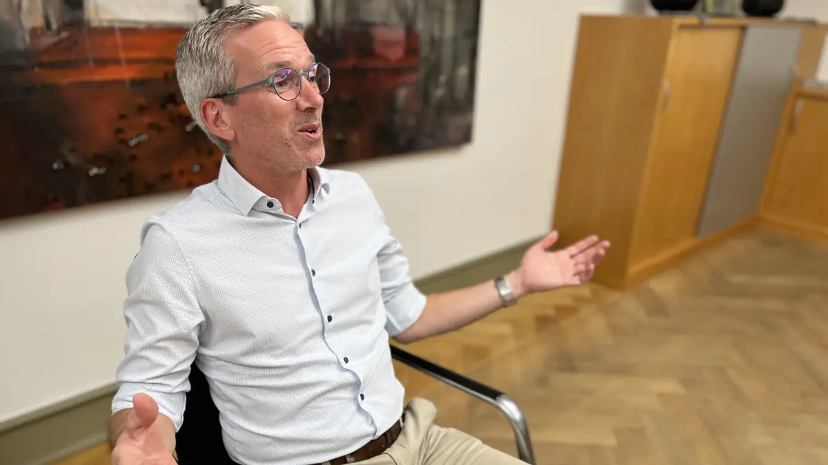 Geduld gehört nicht zu den Tugenden des Sulzer Bürgermeisters Jens Keucher. Das gibt er unumwunden zu. Und sieht das sogar eher als eine Stärke, denn als Malus. Schließlich will er was bewegen und die Stadt voranbringen.
