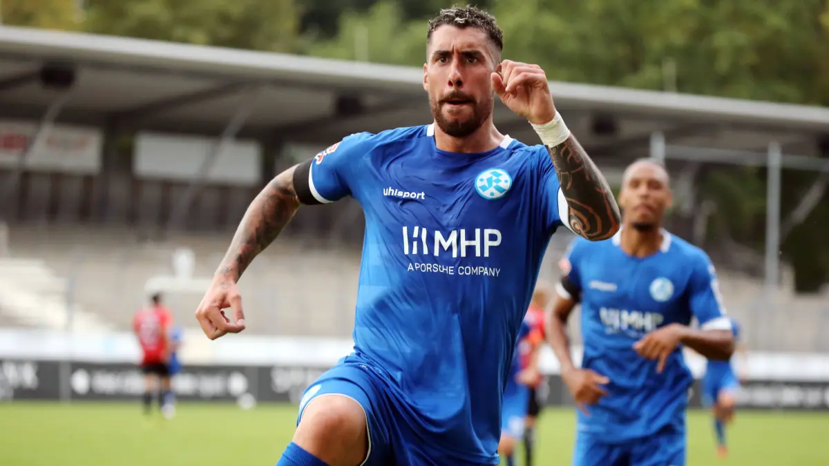 15.08.20 Stuttgarter Kickers - 1. Göppinger SV Deutschland, Stuttgart, 05.08.2020, Fussball, wfv-Pokal, Saison 2020/2021, 2. Runde, Stuttgarter Kickers - 1. Göppinger SV: Cristian Giles Sanchez Stuttgarter Kickers Jubel Tor 1:0 Giles. *** 15 08 20 Stuttgarter Kickers 1 Göppinger SV Deutschland, Stuttgart, 05 08 2020, Football, wfv Cup, Season 2020 2021, 2 Round, Stuttgarter Kickers 1 Göppinger SV Cristian Giles Sanchez Stuttgarter Kickers Cheers Goal 1 0 Giles