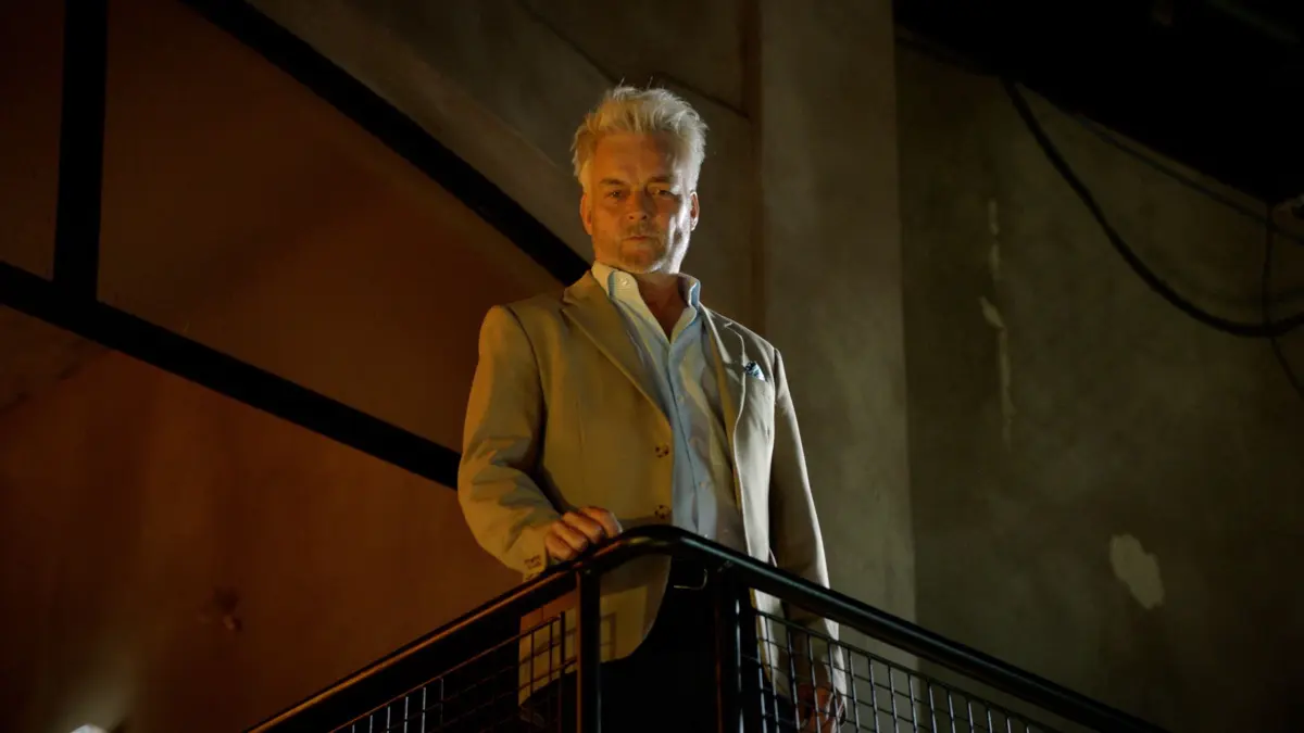 Richard Kaltenbach (Stephan Schill) wird zum Partycrasher.