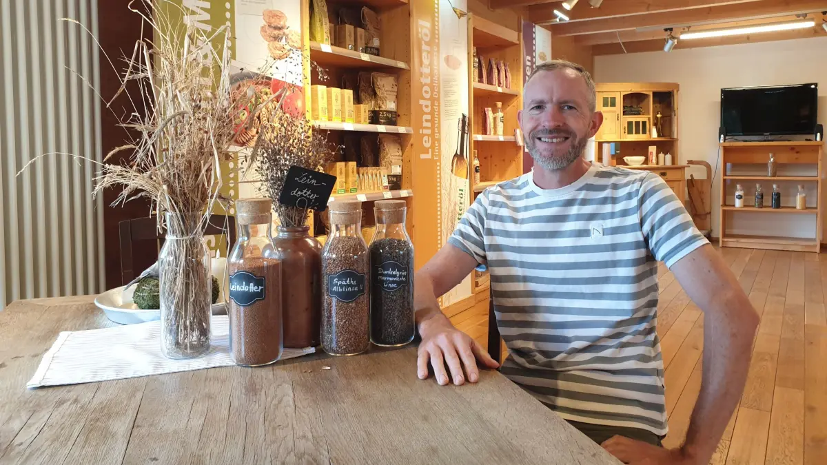 Lutz Mammel, Inhaber der Öko-Erzeugergemeinschaft Lauteracher Alb-Feld-Früchte im Laden in Lauterach.