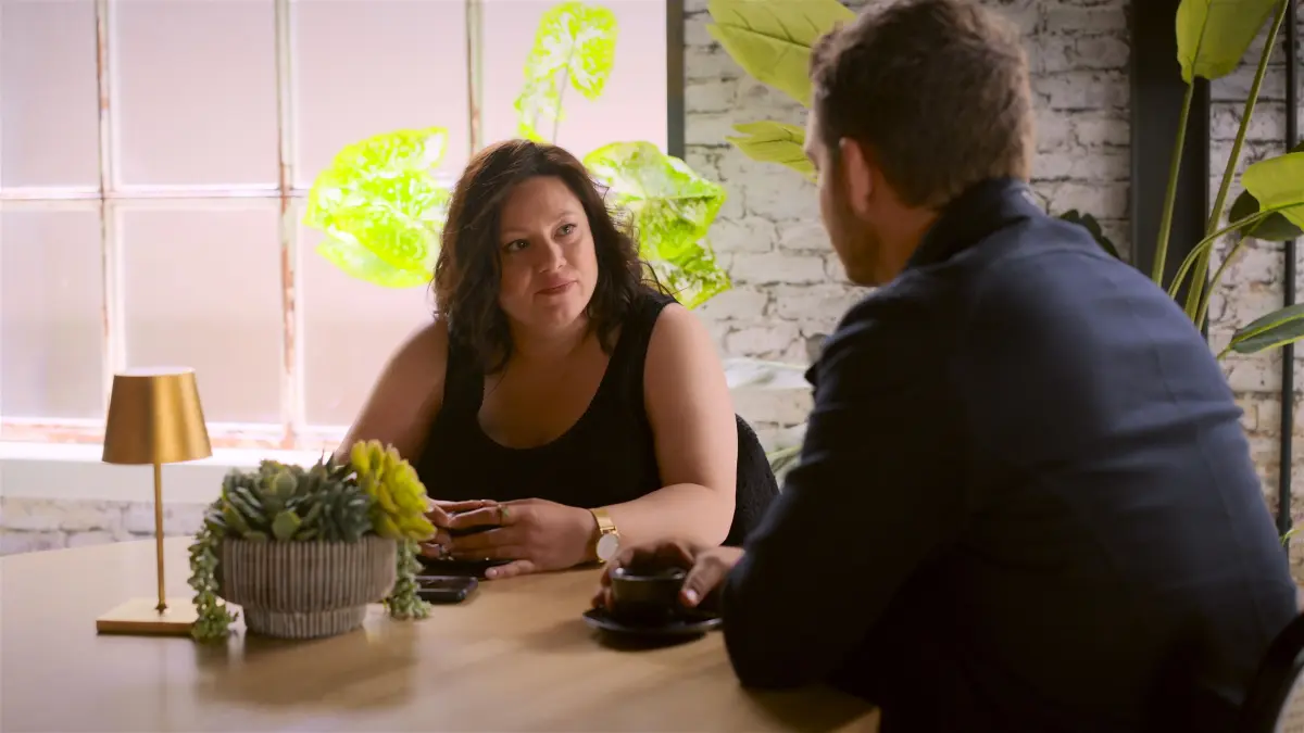 Vanessa Steinkamp (Julia Augustin) schöpft Hoffnung, als Arne Wieland (Max König) sich versöhnlich zeigt.