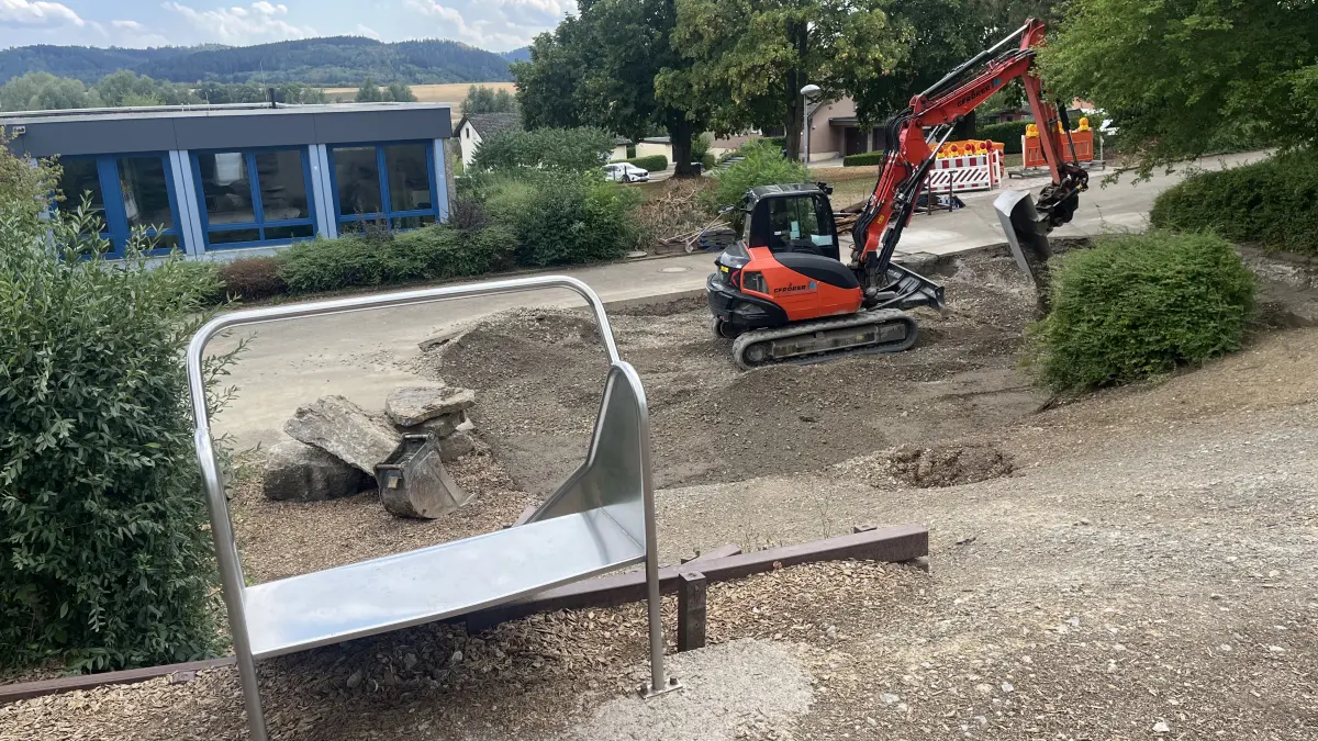 Schulhof Empfingen Baustelle Spielplatz
