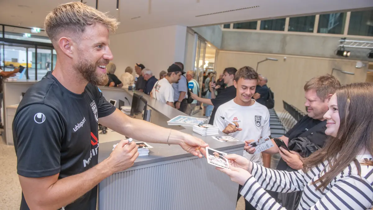 Spatzenfunk live: Daniel Jungwirth, Cheftrainer des SSV Ulm 1846 Fußball, war vor Regionalliga-Auftakt zu Gast im neuen Medienhaus der SÜDWEST PRESSE und stellte sich den Fragen der SWP-Sportreporter Nadine Vogt und Elias Hoffmann.