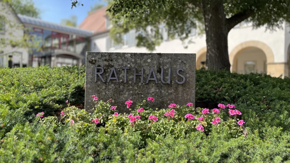 Chef oder Chefin fürs Rathaus Dettenhausen gesucht.