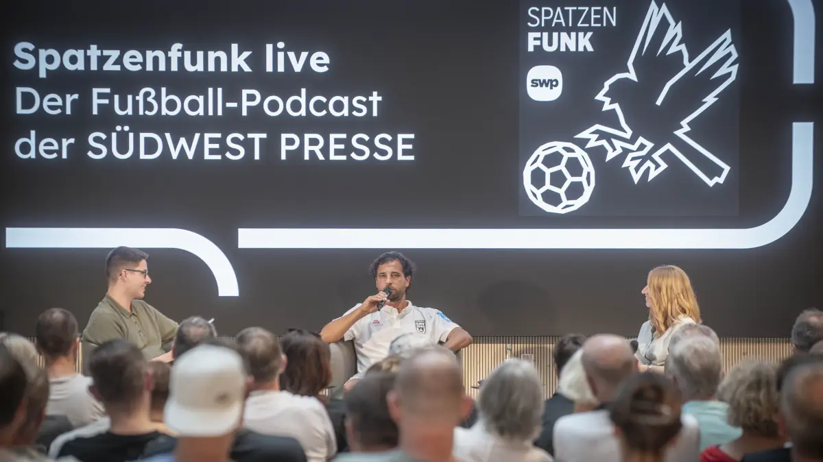 Spatzenfunk live: Daniel Jungwirth, Cheftrainer des SSV Ulm 1846 Fußball, war vor Regionalliga-Auftakt zu Gast im neuen Medienhaus der SÜDWEST PRESSE und stellte sich den Fragen der SWP-Sportreporter Nadine Vogt und Elias Hoffmann.
