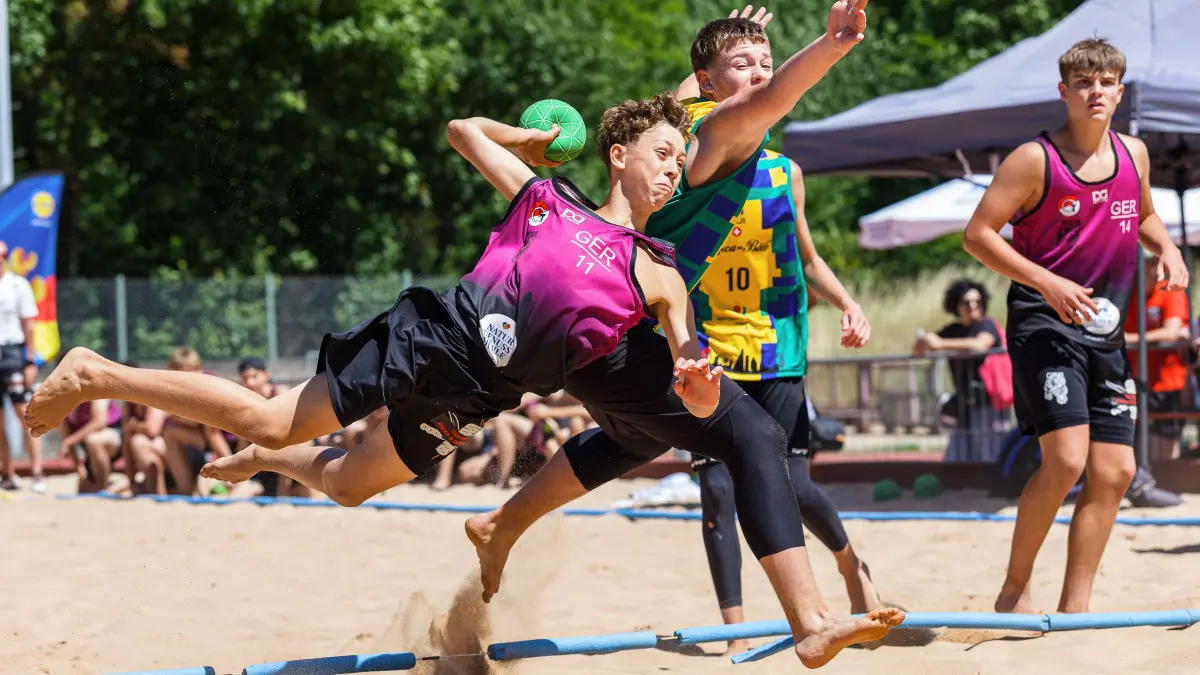 Beachhandball; TG Jugend-Beach 2026;
BeachTiGers Geislingen - HSG Dreiland/Copca Bâle, B-Jugend männlich;
04.07.2026; TG-Stadion, Geislingen.
Foto: Thomas Madel