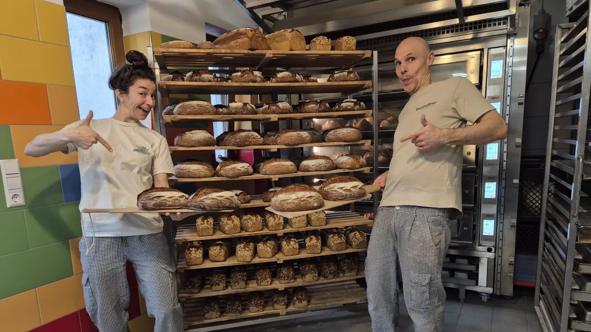 So macht Brot Spaß: Monika Ehrmann und Thomas Goldbach in ihrer Backstube