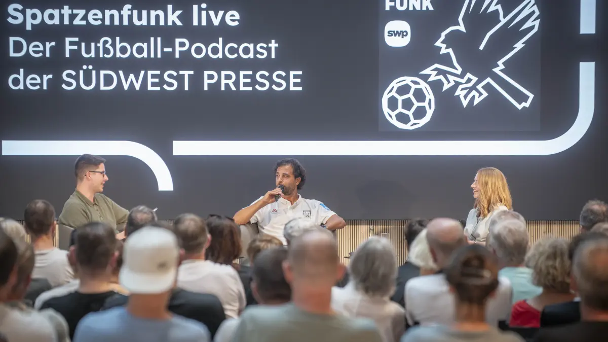 Spatzenfunk live: Daniel Jungwirth, Cheftrainer des SSV Ulm 1846 Fußball, war vor Regionalliga-Auftakt zu Gast im neuen Medienhaus der SÜDWEST PRESSE und stellte sich den Fragen der SWP-Sportreporter Nadine Vogt und Elias Hoffmann.