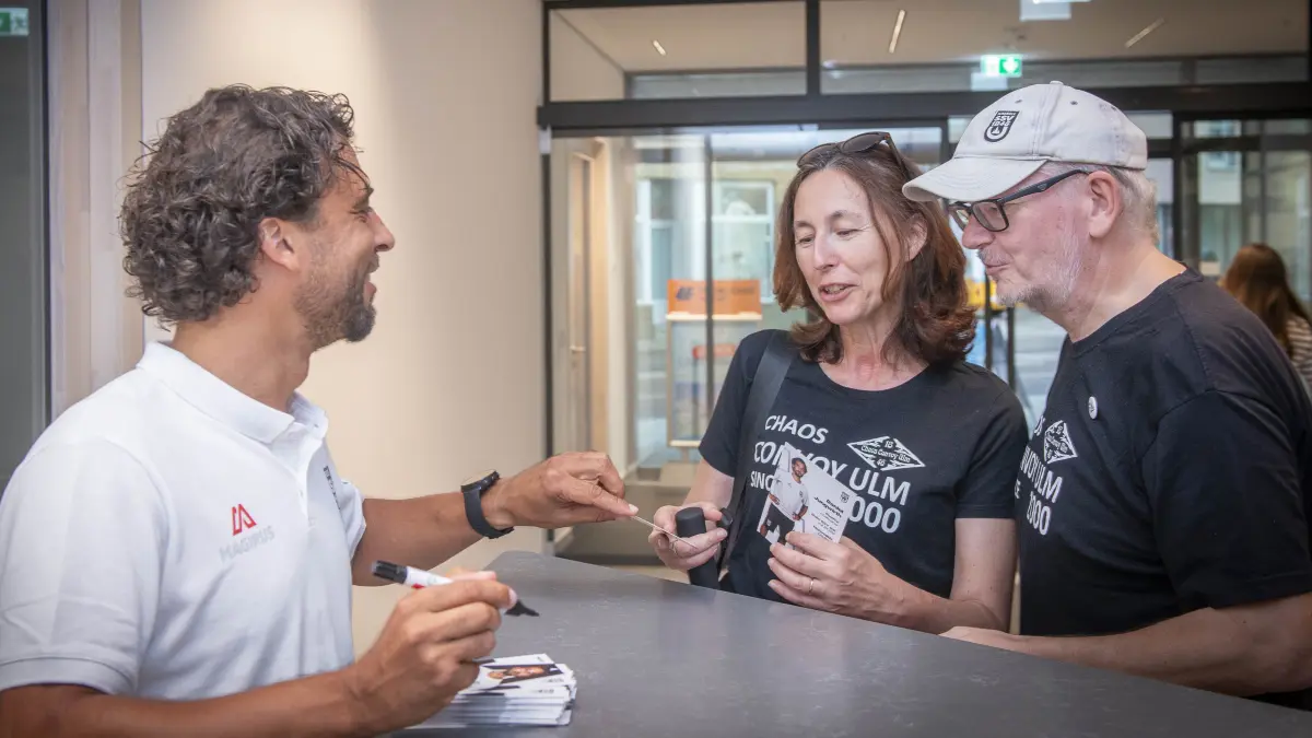 Spatzenfunk live: Daniel Jungwirth, Cheftrainer des SSV Ulm 1846 Fußball, war vor Regionalliga-Auftakt zu Gast im neuen Medienhaus der SÜDWEST PRESSE und stellte sich den Fragen der SWP-Sportreporter Nadine Vogt und Elias Hoffmann.