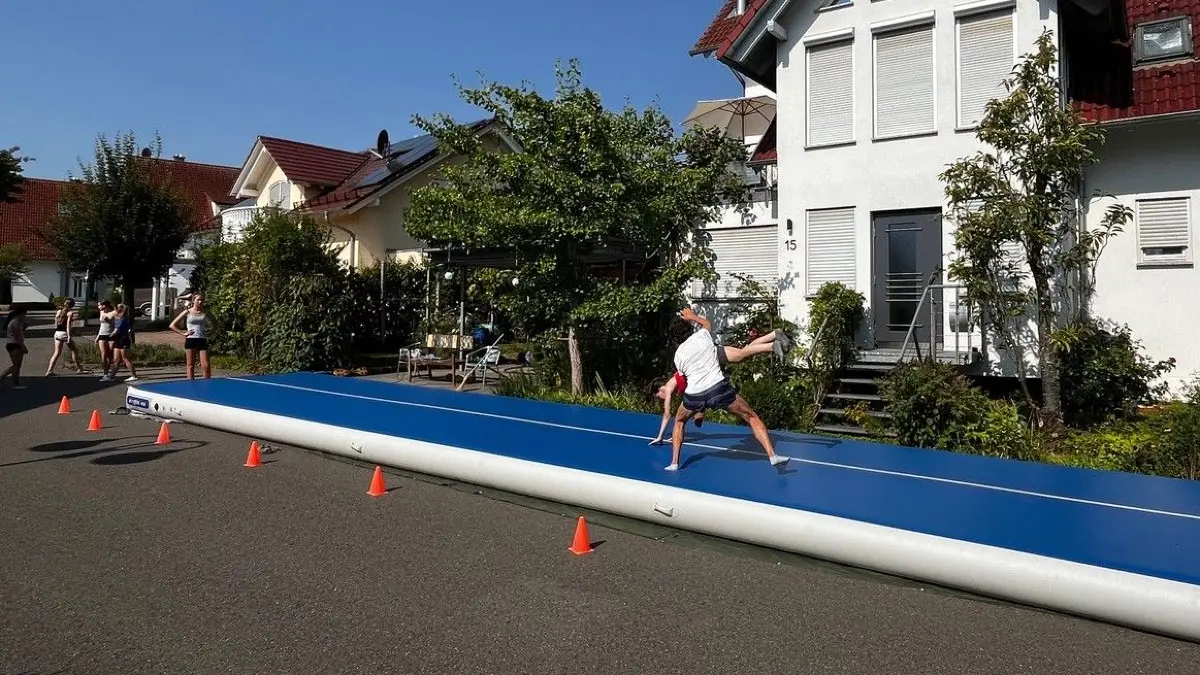 Airtrack bei Familie Bruckner in Wurmlingen