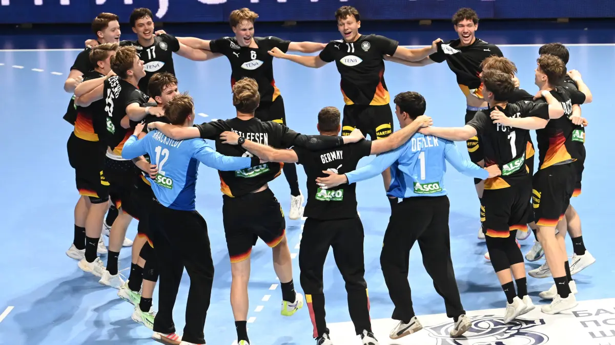 U18 GERMANY vs SPAIN: U18 GERMANY vs SPAIN Young handball players of U18 Germany, celebrate after the semi final match of European Championship, EM, Europameisterschaft against Spain, at Aleksandar Nikolic Hall. Belgrade, 07.08.2026. photo: Nebojsa Parausic / MN Press HANDBALL, MENS U18 EHF EURO 2026, GERMANY, SPAIN Belgrade Hall Aleksandar Nikolic Serbia Copyright: xNebojsaxParausicx/xMNxPressx