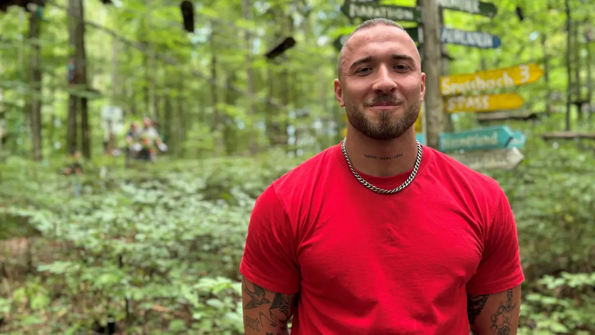Lars Maucher ist aus dem Reality-Fernsehen bekannt. Seine Wurzeln hat er aber im Laichinger Kletterpark, wo er auch heute noch aushilft.