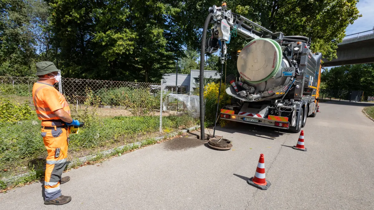 Göppingen Kläranlage Klärwerk Trockenheit Reinigung Spülen der Zuläufe
