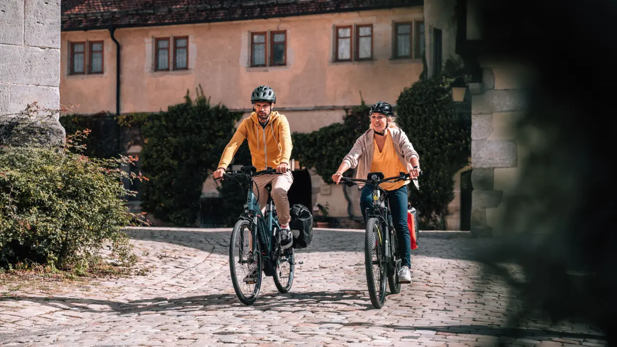 Geschichte tanken erlaubt: Schloss Bebenhausen ist eine Station auf dem Hohenzollernradweg.