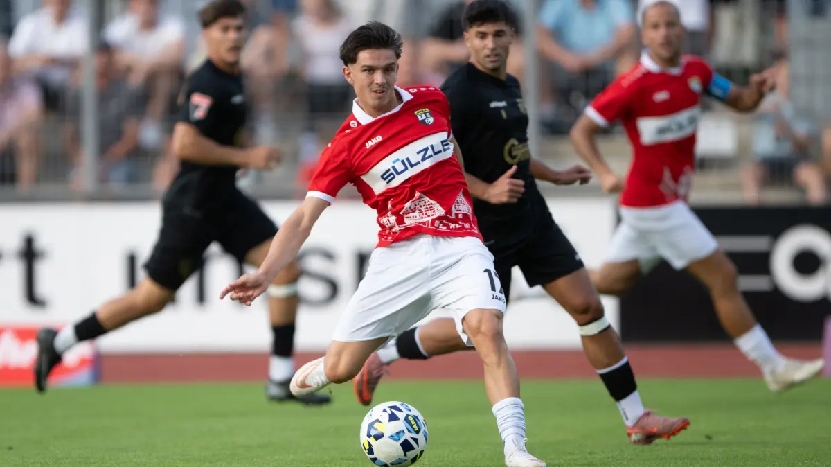 TSG Balingen vs. FC 08 Villingen, Fussball, Oberliga Baden Wuerttemberg, 1. Spieltag, Saison 2026/2027, 07.08.2026,: Maxim Schmalz (TSG Balingen, #17) mit einem auffaelligen Spiel,
TSG Balingen vs. FC 08 Villingen, Fussball, Oberliga Baden Wuerttemberg, 1. Spieltag, Saison 2026/2027, 07.08.2026,
Eibner-Pressefoto/Andreas Ulmer